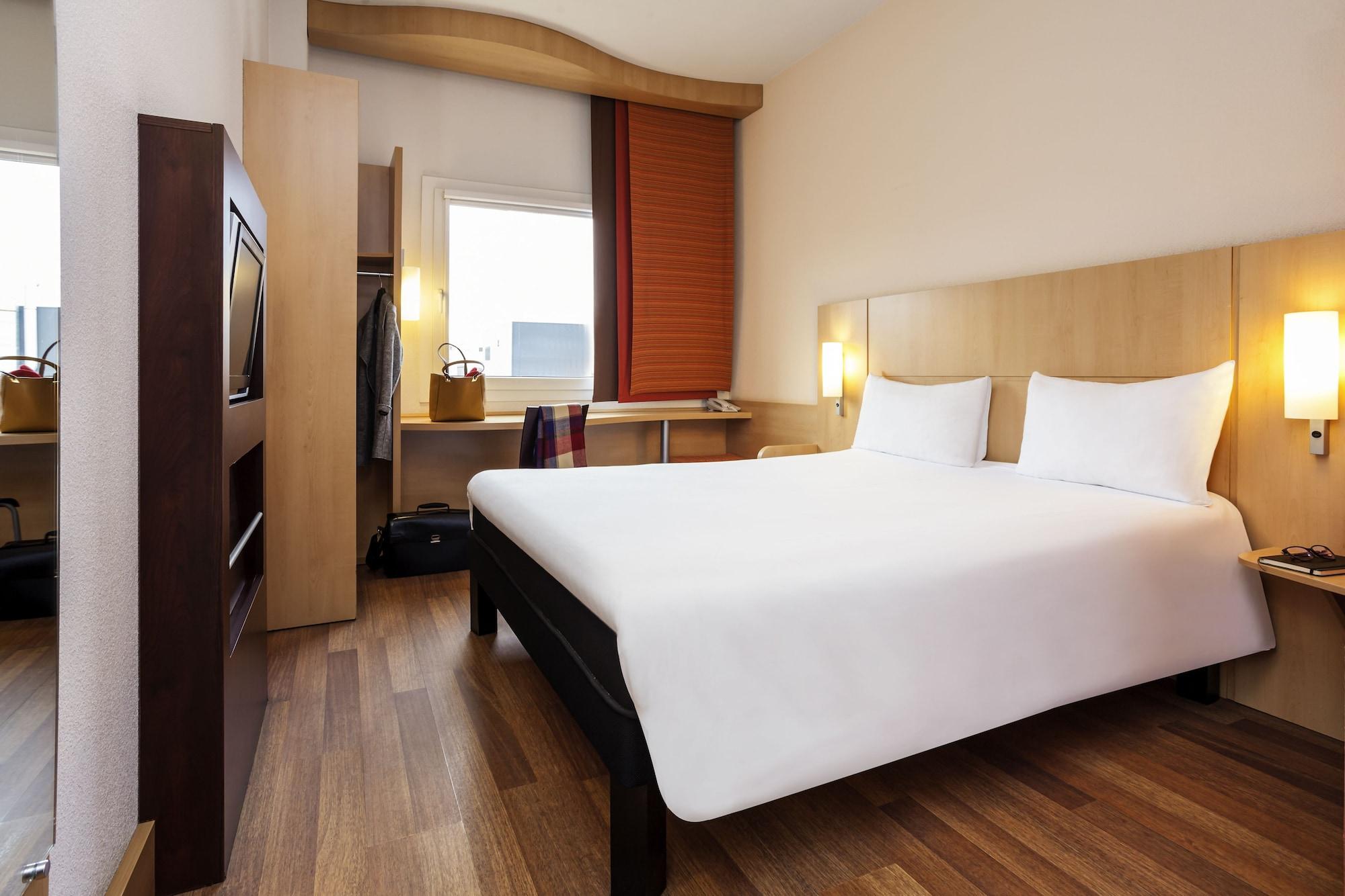 Hotel Ibis Setubal Exterior photo